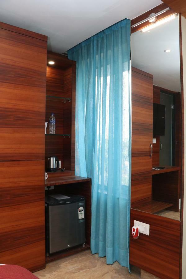 Kings Crown Salt Lake Kolkata Bagian luar foto