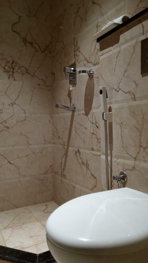Kings Crown Salt Lake Kolkata Bagian luar foto