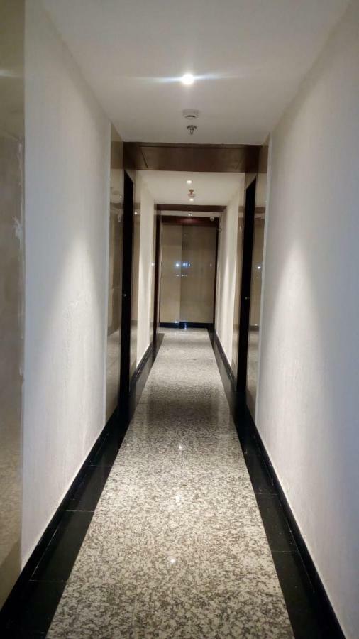 Kings Crown Salt Lake Kolkata Bagian luar foto